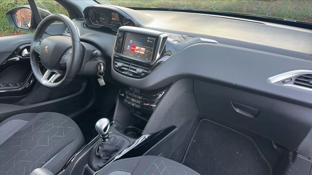 Peugeot 2008 image 6