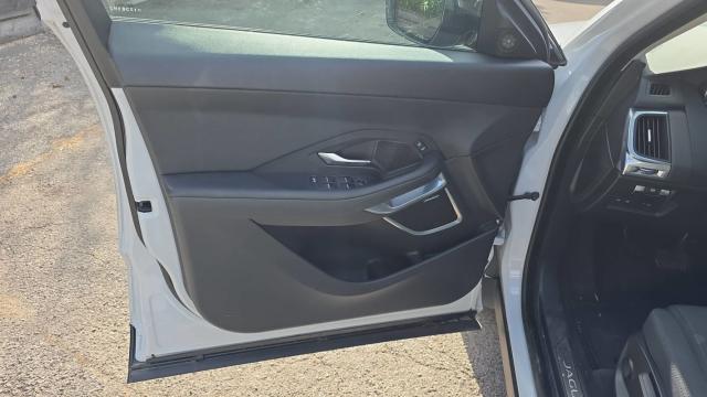 Jaguar E-Pace image 4