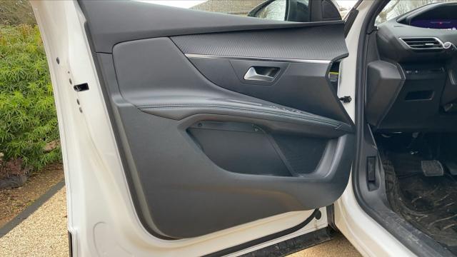 Peugeot 3008 image 9
