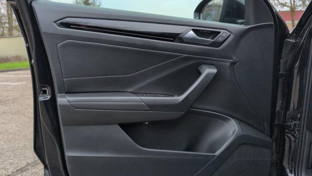 Volkswagen T-Roc image 1