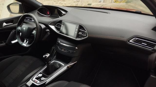 Peugeot 308 image 8