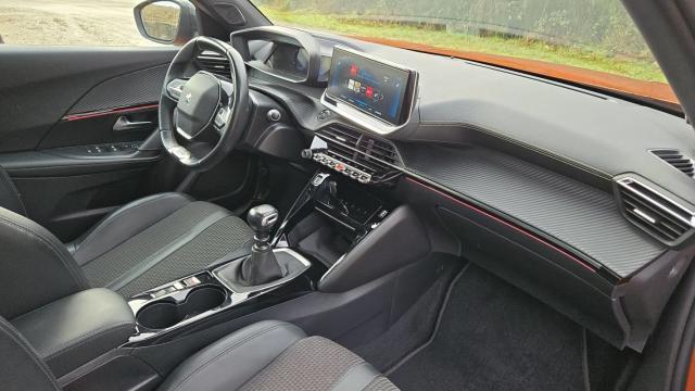 Peugeot 2008 image 3