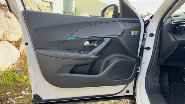 Peugeot 2008 image 1