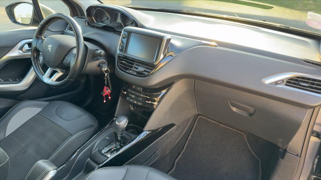 Peugeot 2008 image 9