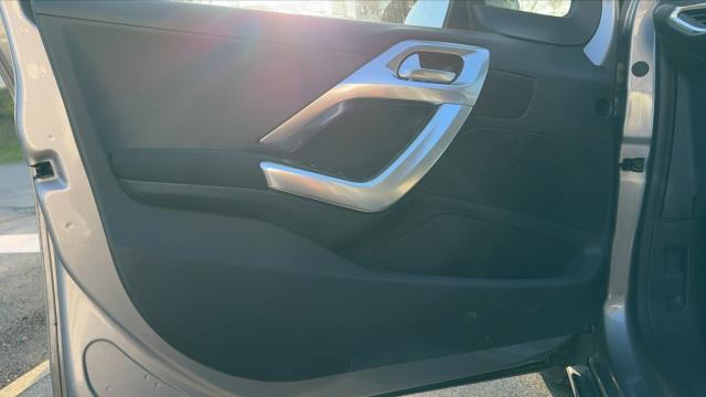 Peugeot 2008 image 5