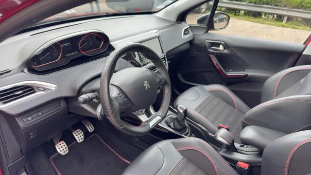 Peugeot 2008 image 3