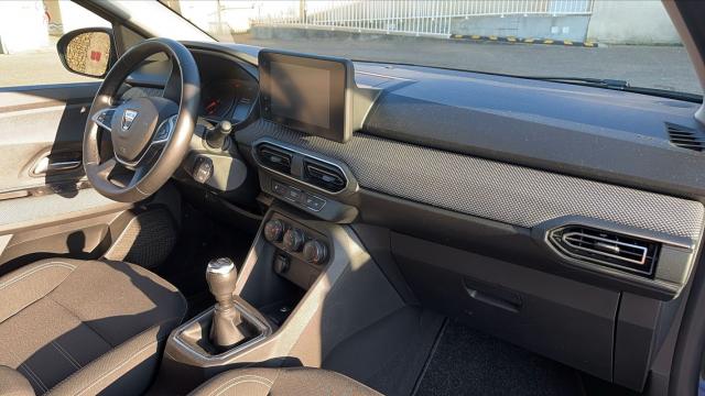 Dacia Sandero image 2