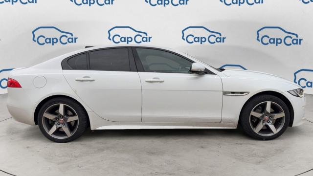 Jaguar Xe image 9
