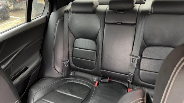 Jaguar Xe image 6