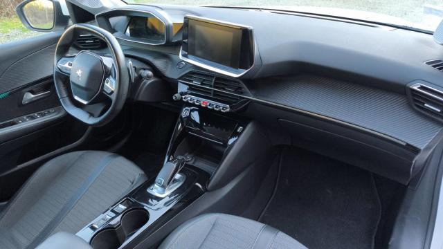 Peugeot 2008 image 3