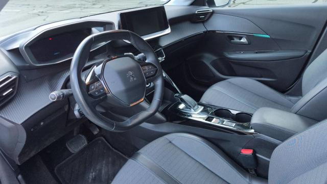 Peugeot 2008 image 9