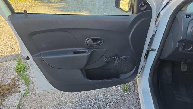 Dacia Sandero image 2