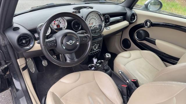 Mini Cabrio image 2