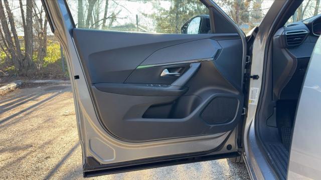 Peugeot 2008 image 5