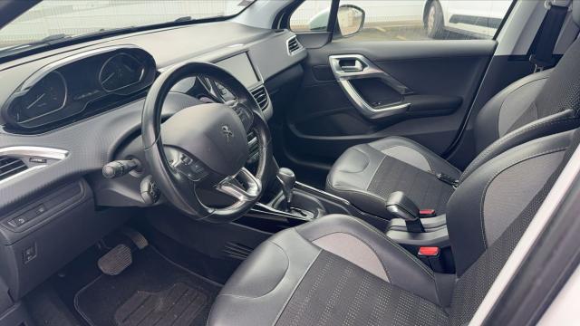 Peugeot 2008 image 8