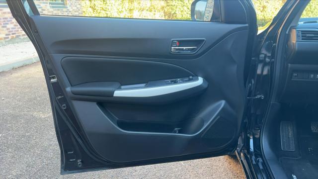 Suzuki Swift image 7