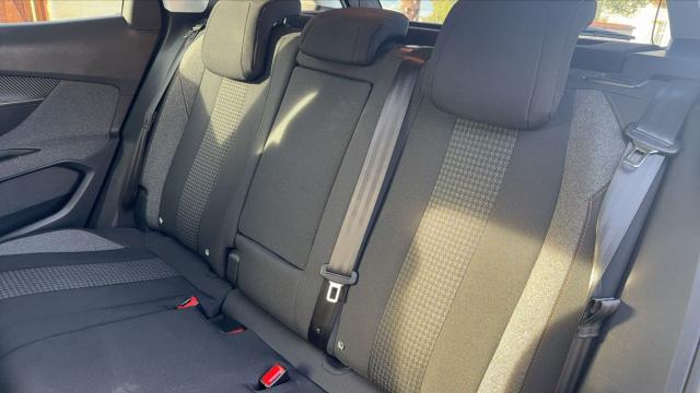 Peugeot 3008 image 2