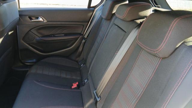 Peugeot 308 image 9