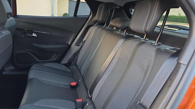 Peugeot 2008 image 1