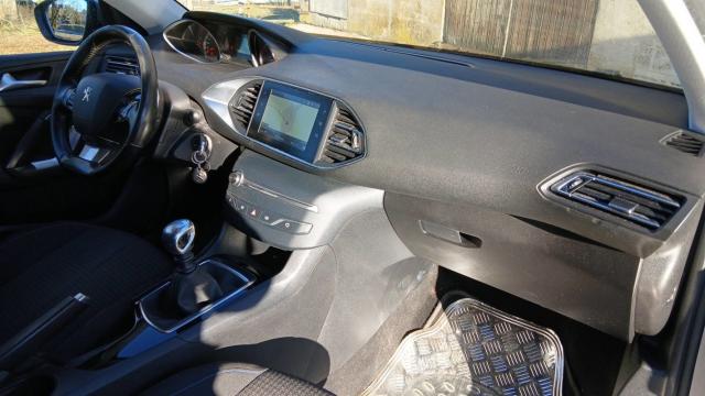 Peugeot 308 image 8