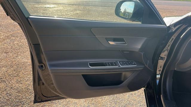 Jaguar Xf image 6