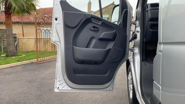 Renault Master image 2