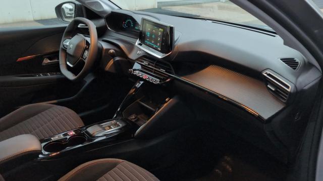 Peugeot E-208 image 2