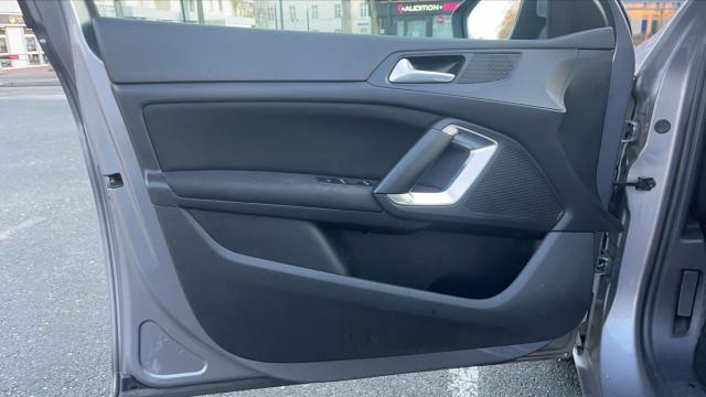 Peugeot 308 image 1