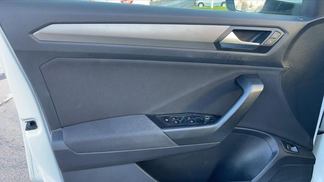 Volkswagen T-Roc image 6