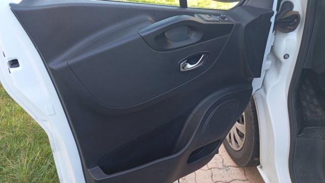 Renault Trafic image 2