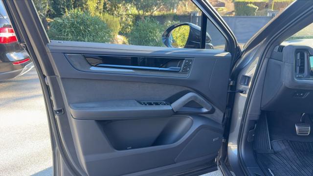 Porsche Cayenne image 6