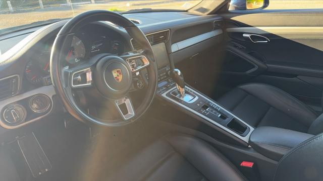 Porsche 911 image 4