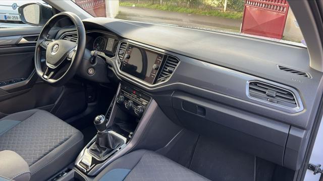 Volkswagen T-Roc image 9