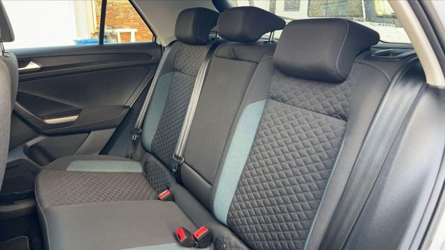 Volkswagen T-Roc image 6