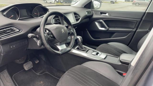 Peugeot 308 image 1