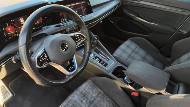 Volkswagen Golf image 8