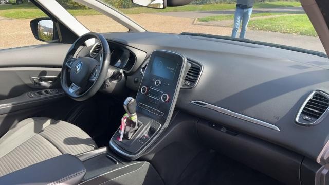 Renault Grand Scénic image 1