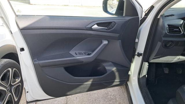 Volkswagen T-Cross image 9