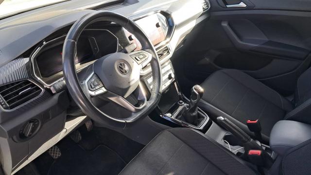 Volkswagen T-Cross image 2