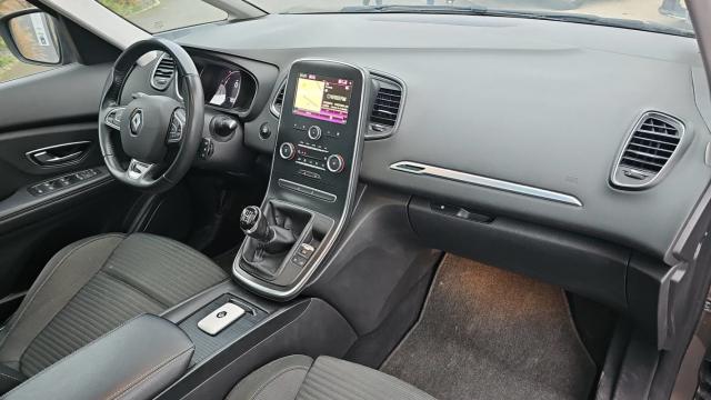 Renault Grand Scénic image 9
