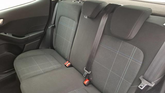 Ford Fiesta image 8