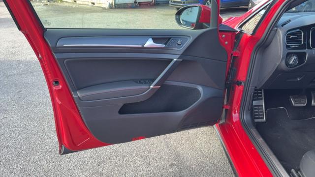 Volkswagen Golf image 1