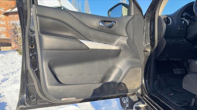 Nissan Navara image 3