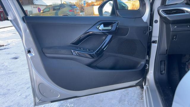 Peugeot 208 image 4