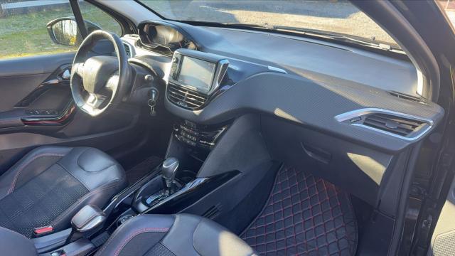 Peugeot 2008 image 7