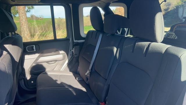 Jeep Wrangler image 3