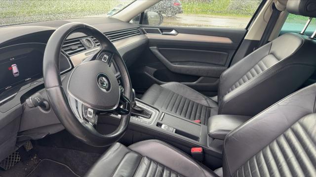 Volkswagen Passat image 9