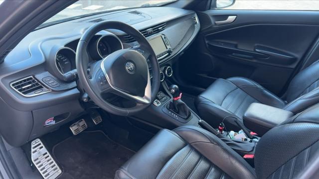Alfa Romeo Giulietta image 4