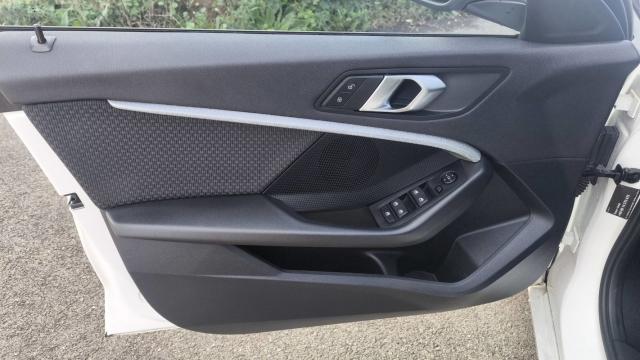 Bmw Série 1 image 2