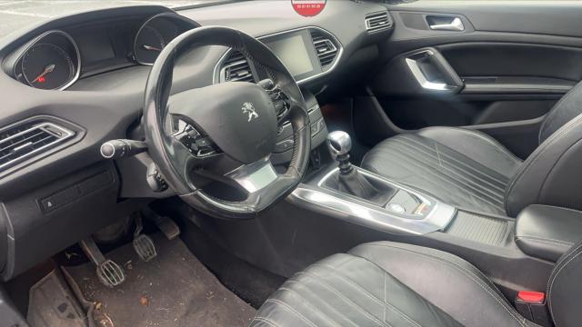 Peugeot 308 image 8